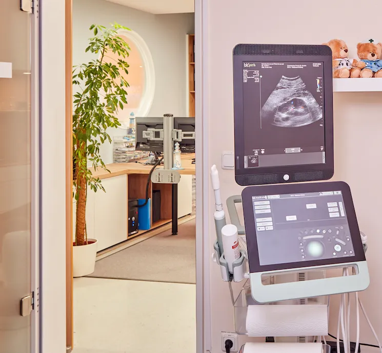 Ultraschallgerät von BK Medical in der Urologie-Praxis Dr. Kurbin in Wolfratshausen